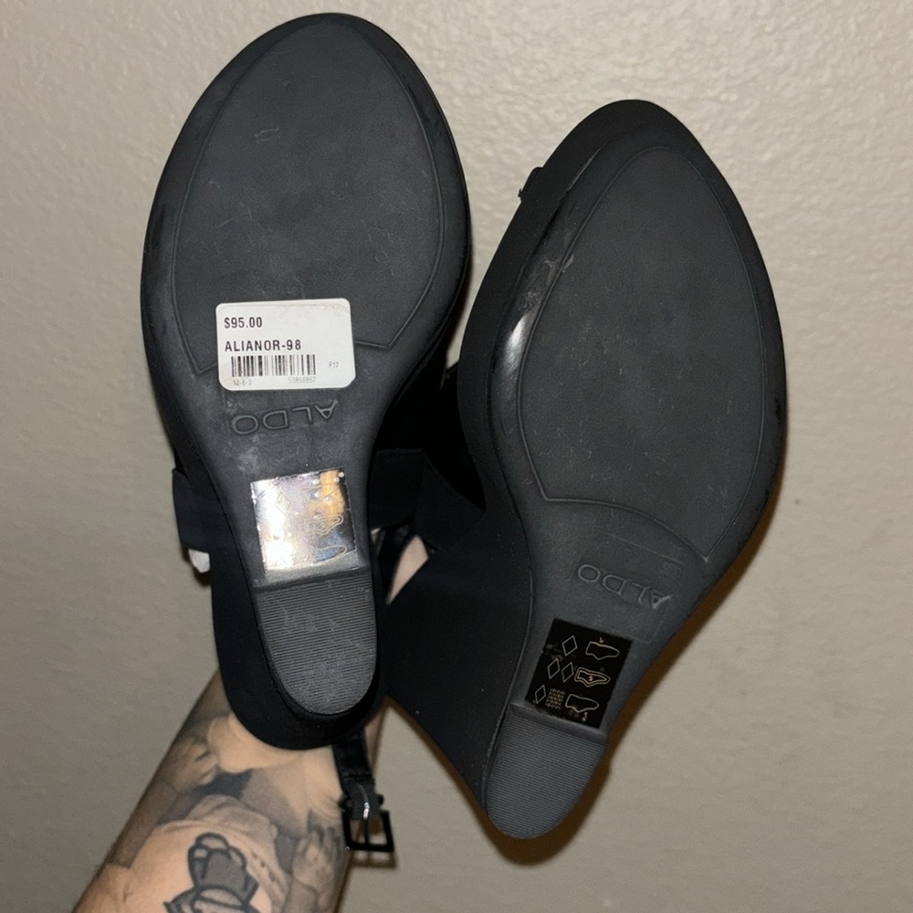 ALDO - Picture 3 of 5